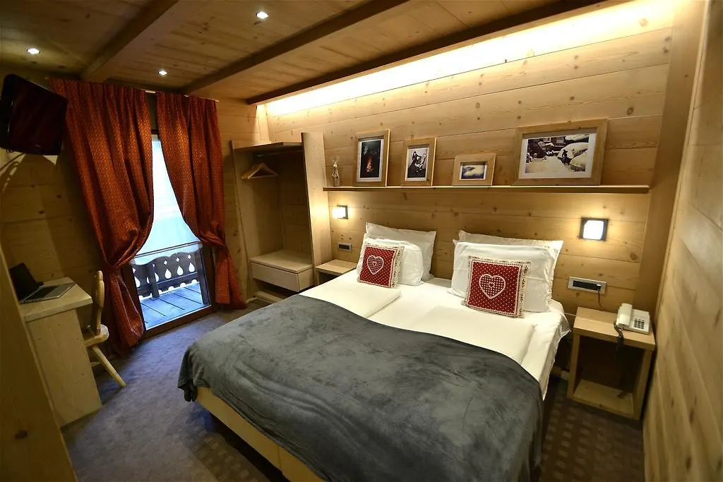 Hotel Piccolo Tibet Livigno 3*,