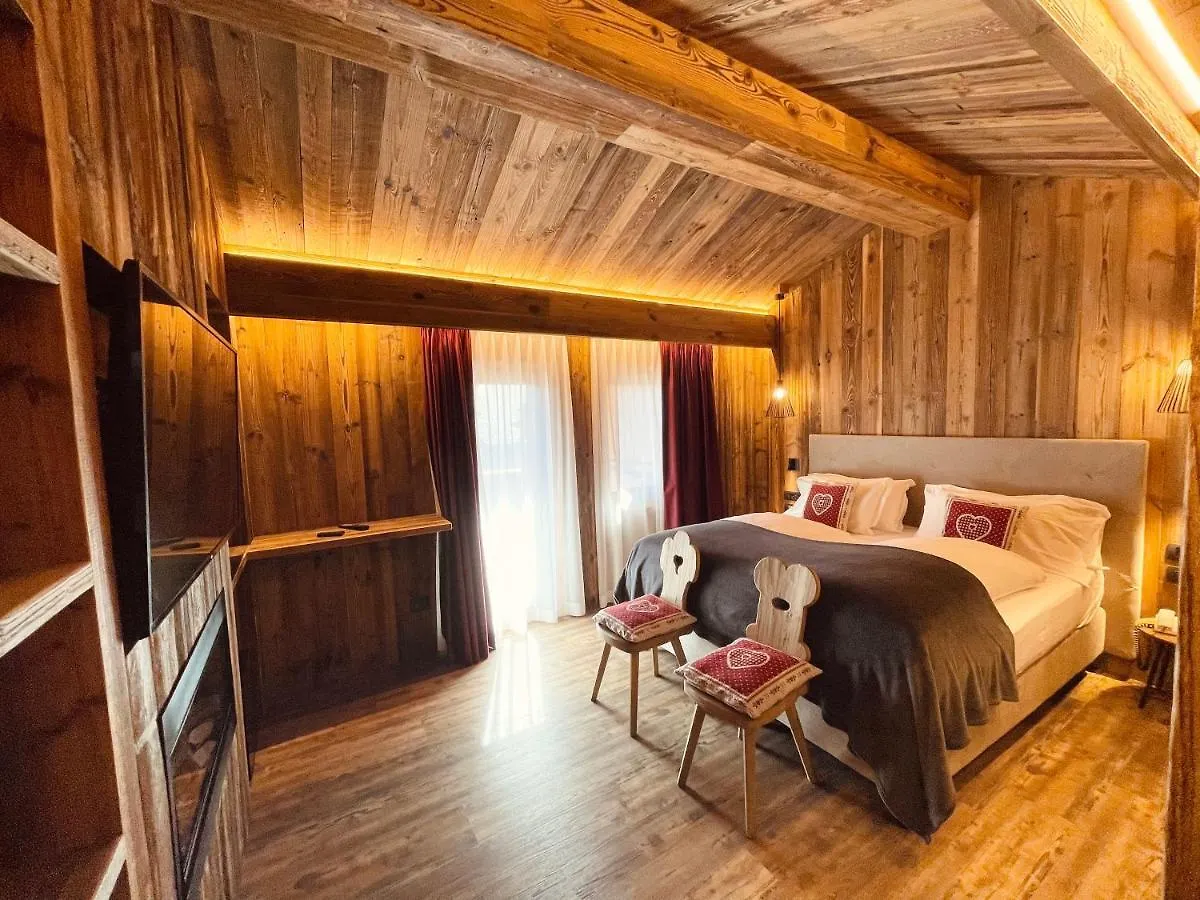 Hotel Piccolo Tibet Livigno 3*,