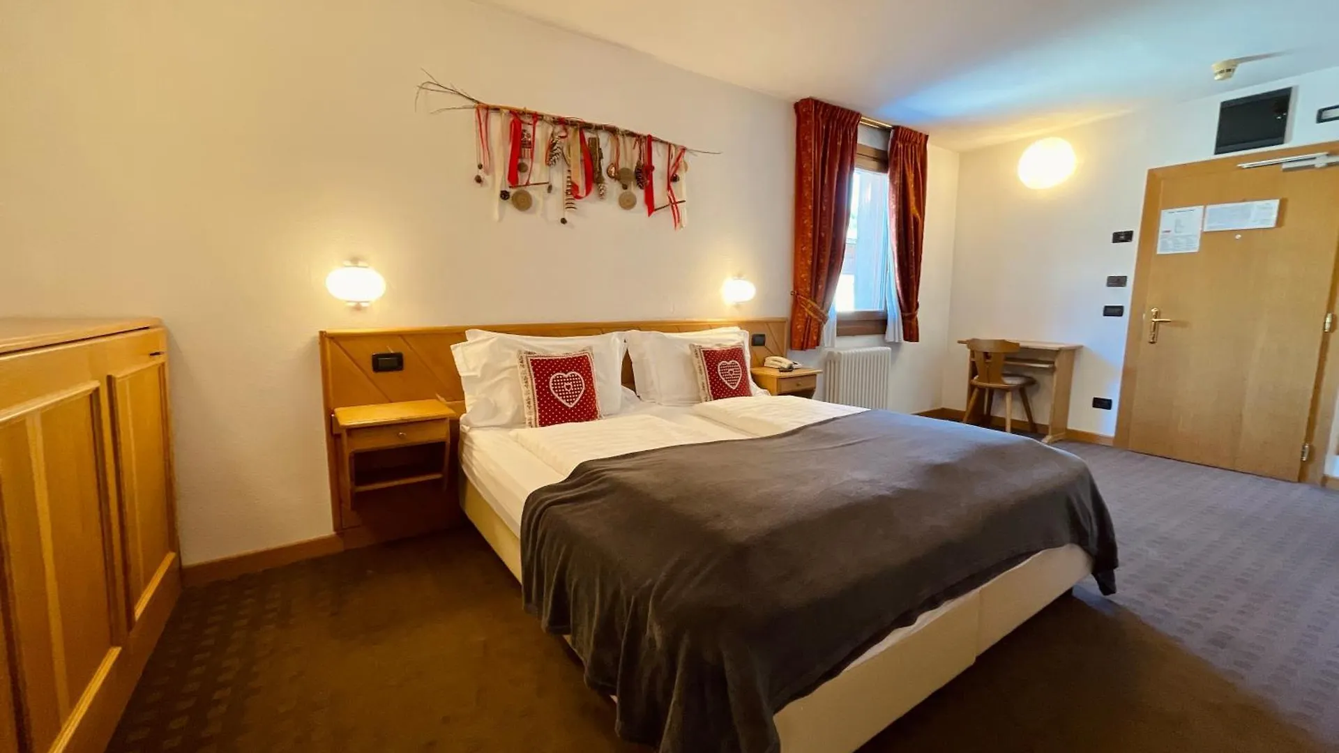Hotel Piccolo Tibet Livigno 3*,  Italy